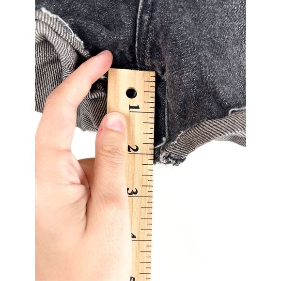 UO BDG Mom High Rise Shorts Black Distressed Cuffed Size 24 W - Picture 7 of 10